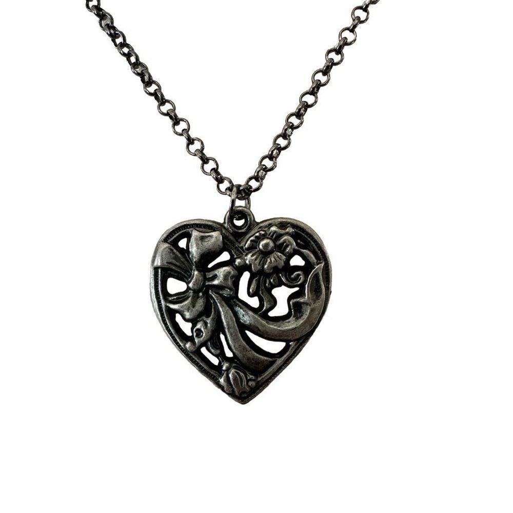 Silver tone heart pendant necklace